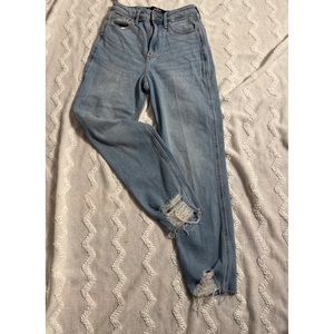 Hollister Distressed Bottom Jeans Size 0R